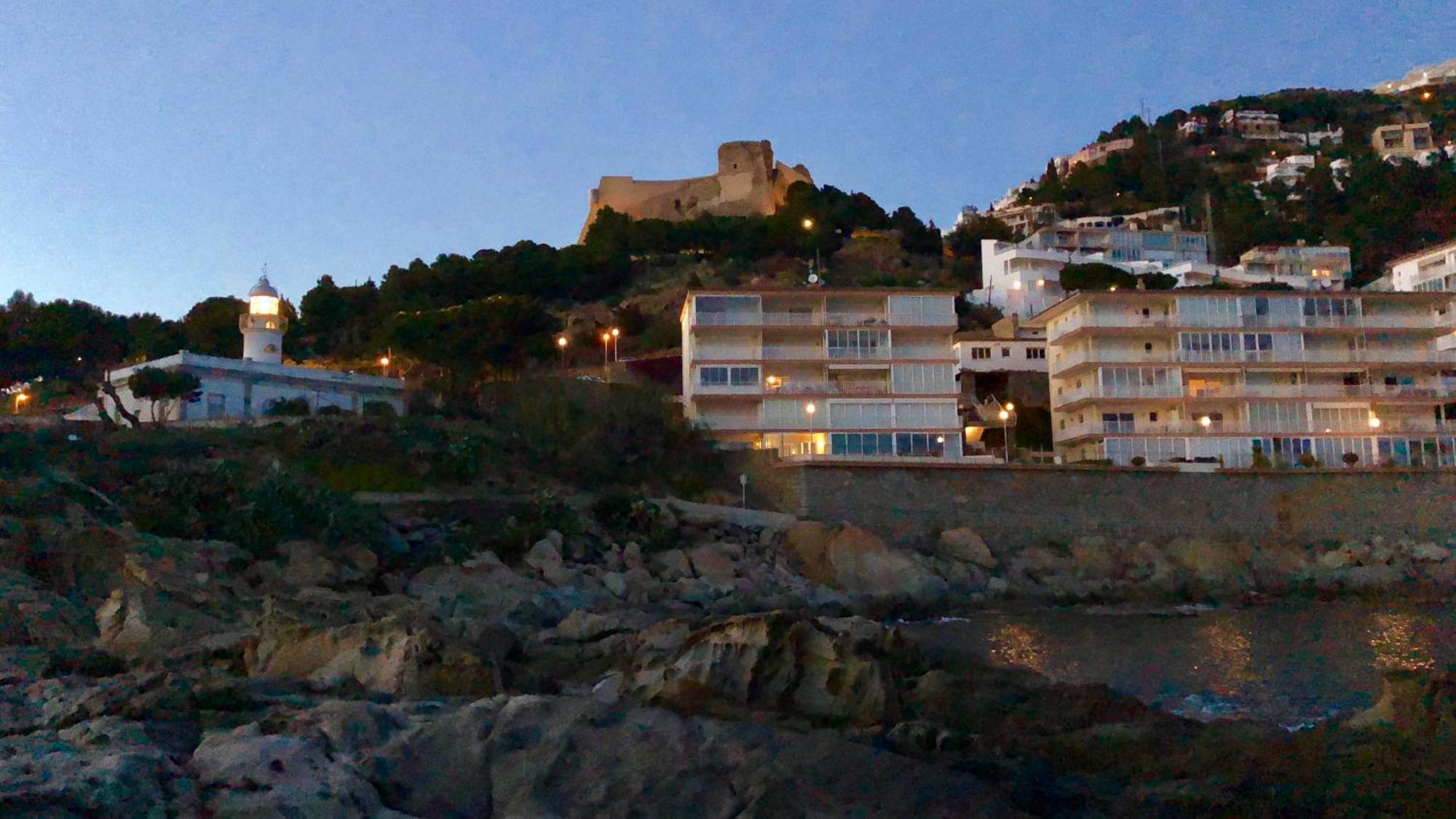 Magnifique Appartement En Front De Mer, Caneylles Roses Esterno foto